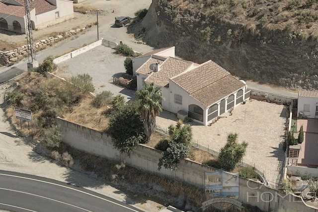 Villa Begonia : Herverkoop Villa te Koop in Arboleas, Almería