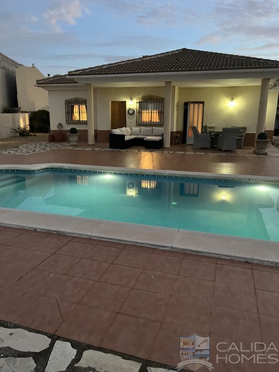 Villa Bella : Resale Villa in Arboleas, Almería