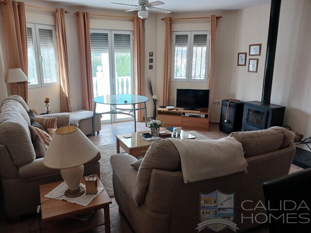 Villa Belleza: Resale Villa for Sale in Arboleas, Almería