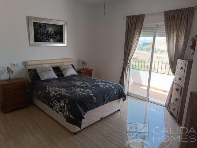 Villa Bellisimo 1: Resale Villa for Sale in Zurgena, Almería