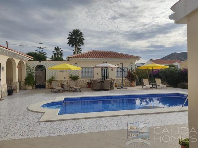 Villa Bellisimo: Resale Villa for Sale in Arboleas, Almería