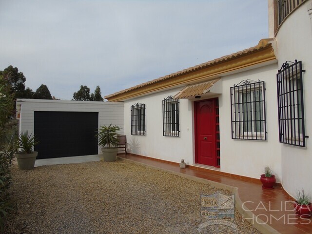 Villa Bellissimo: Resale Villa for Sale in Arboleas, Almería