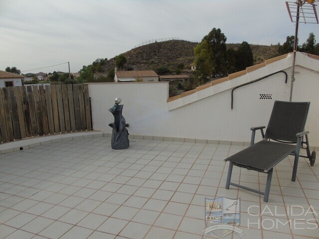 Villa Bellissimo: Resale Villa for Sale in Arboleas, Almería