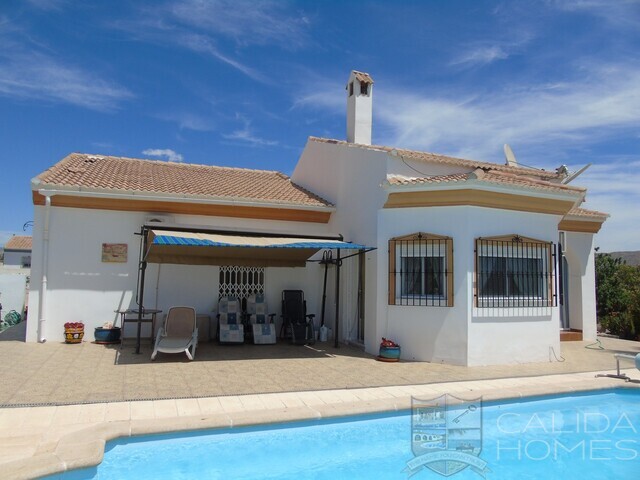 Villa Berry: Resale Villa for Sale in Albox, Almería