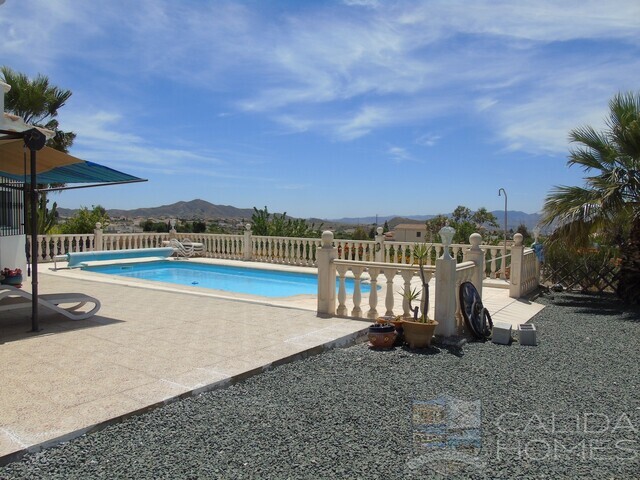 Villa Berry: Resale Villa for Sale in Albox, Almería