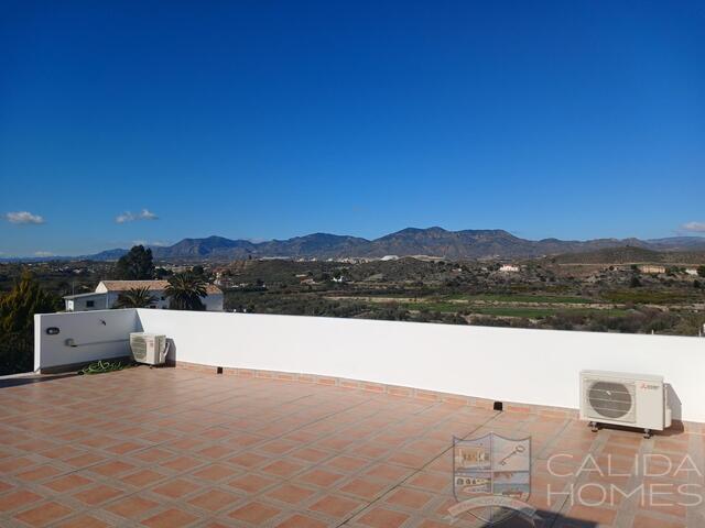 Villa Blanca: Resale Villa for Sale in Cantoria, Almería