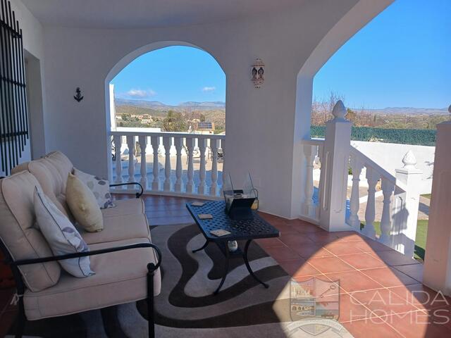 Villa Blanca: Resale Villa for Sale in Cantoria, Almería