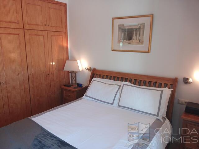 Villa Blanca: Resale Villa for Sale in Cantoria, Almería