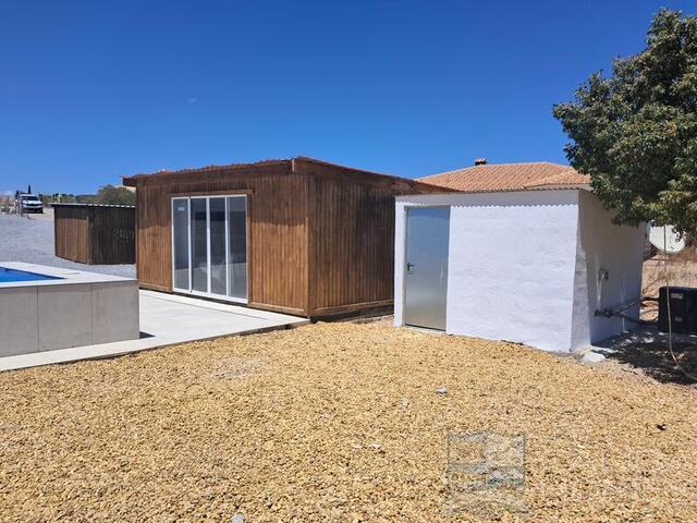 Villa Blanco: Resale Villa for Sale in Albox, Almería