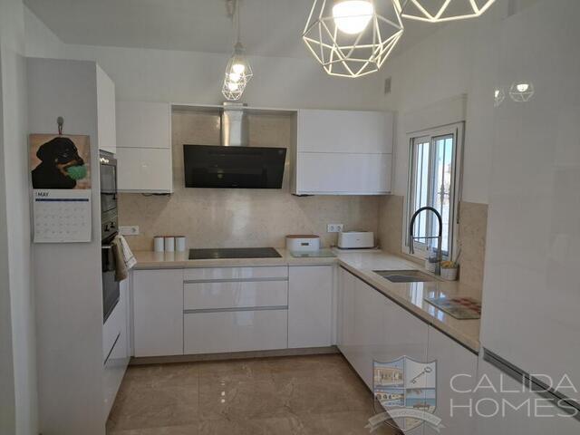 Villa Blanco: Resale Villa for Sale in Albox, Almería