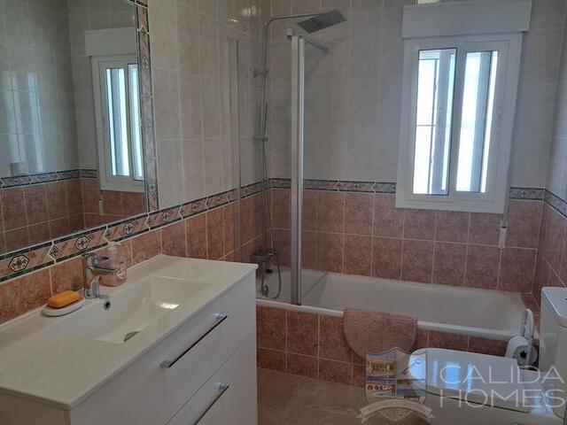 Villa Blanco: Resale Villa for Sale in Albox, Almería