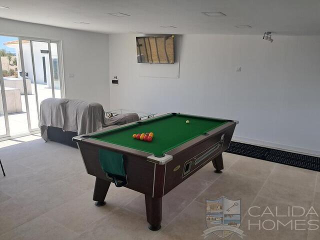 Villa Blanco: Resale Villa for Sale in Albox, Almería
