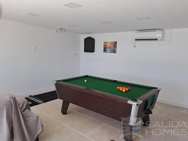 Villa Blanco: Resale Villa for Sale in Albox, Almería