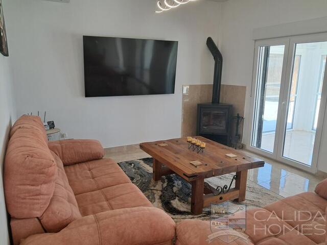 Villa Blanco: Resale Villa for Sale in Albox, Almería