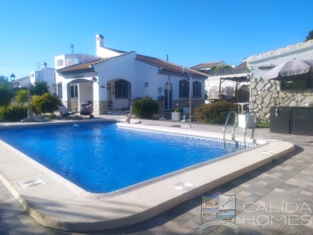 Villa Preciosa: Resale Villa for Sale in Arboleas, Almería