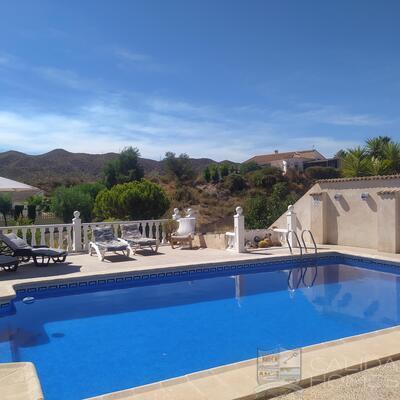 Villa Bloom : Resale Villa in Arboleas, Almería