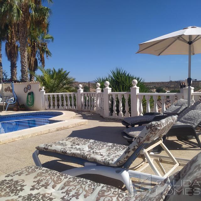 Villa Bloom : Resale Villa for Sale in Arboleas, Almería