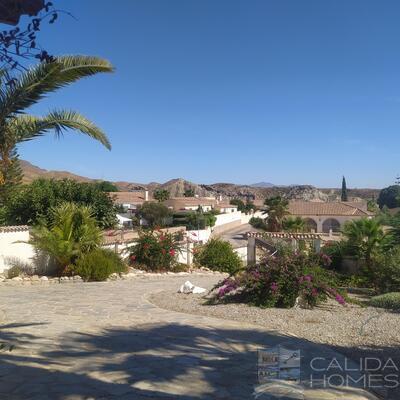 Villa Bloom : Resale Villa in Arboleas, Almería