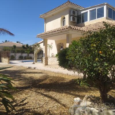 Villa Blossom : Resale Villa in Arboleas, Almería