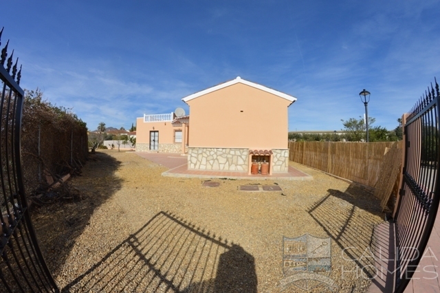 Villa Blush: Herverkoop Villa te Koop in Los Carasoles, Almería