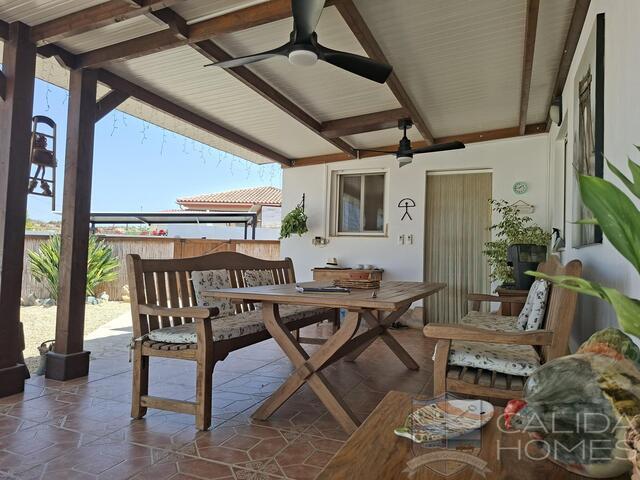 Villa Bodhi : Resale Villa for Sale in Arboleas, Almería