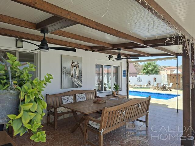Villa Bodhi : Resale Villa for Sale in Arboleas, Almería