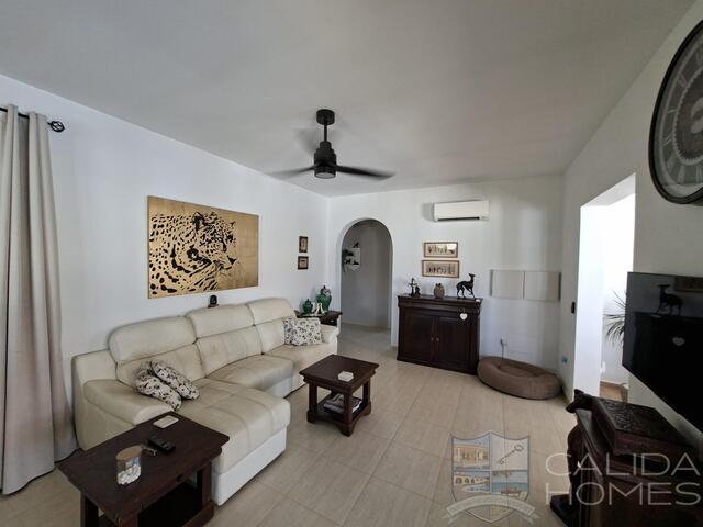 Villa Bodhi : Resale Villa for Sale in Arboleas, Almería