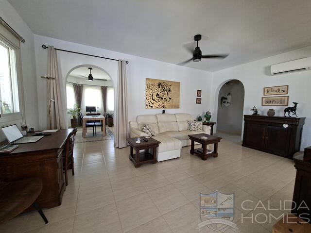 Villa Bodhi : Resale Villa for Sale in Arboleas, Almería