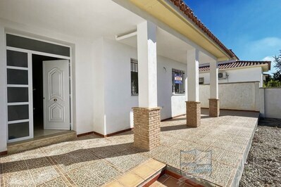 Villa Bonita: Resale Villa in Oria, Almería