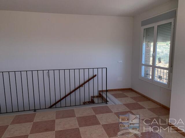 Villa Bonita: Resale Villa for Sale in Oria, Almería