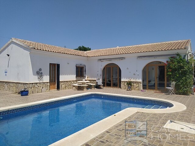 Villa Buena Vista : Resale Villa for Sale in Arboleas, Almería