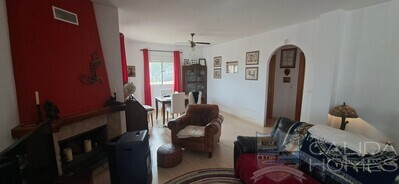 VILLA  BÚHO: Resale Villa in Los Higuerales, Almería