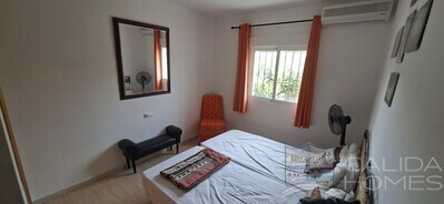 VILLA  BÚHO: Resale Villa in Los Higuerales, Almería