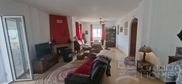 VILLA  BÚHO: Resale Villa for Sale in Los Higuerales, Almería