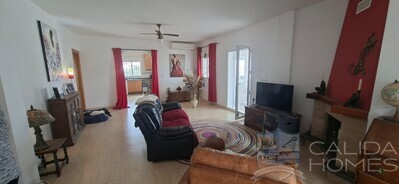 VILLA  BÚHO: Resale Villa in Los Higuerales, Almería