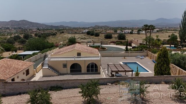 Villa Los Morillos : Resale Villa for Sale in Albox, Almería