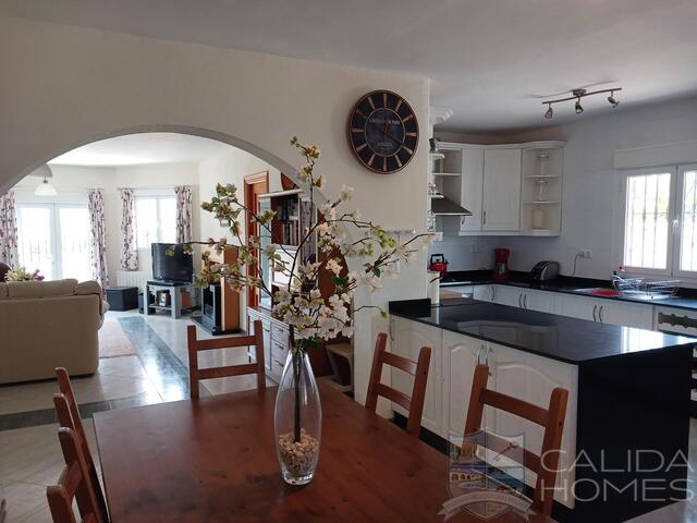 Villa Los Morillos : Resale Villa for Sale in Albox, Almería