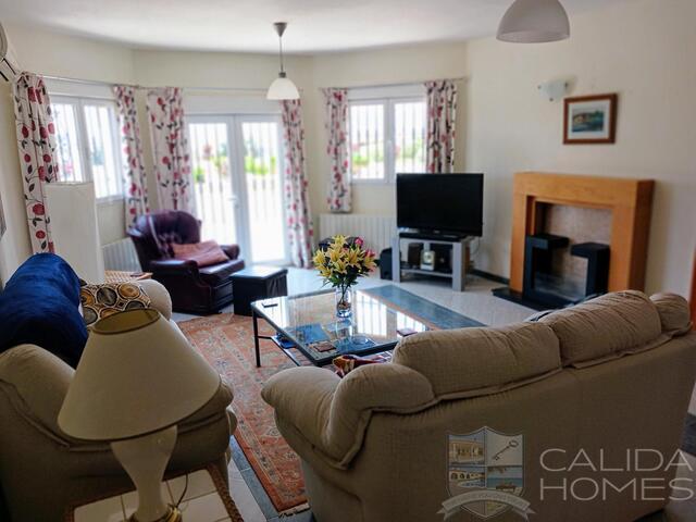 Villa Los Morillos : Resale Villa for Sale in Albox, Almería