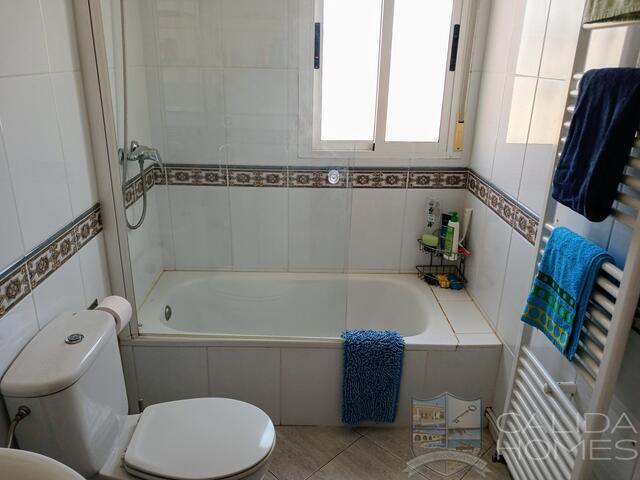 Villa Los Morillos : Resale Villa for Sale in Albox, Almería