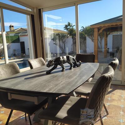 Villa Calma: Resale Villa in Arboleas, Almería