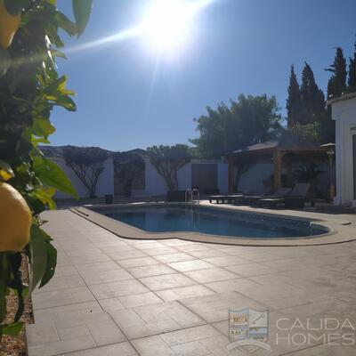 Villa Calma: Resale Villa in Arboleas, Almería