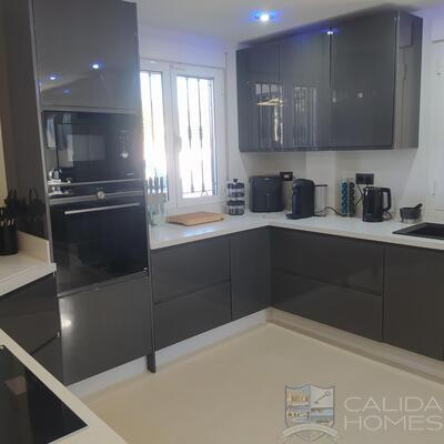 Villa Calma: Resale Villa in Arboleas, Almería