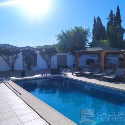 Villa Calma: Resale Villa in Arboleas, Almería