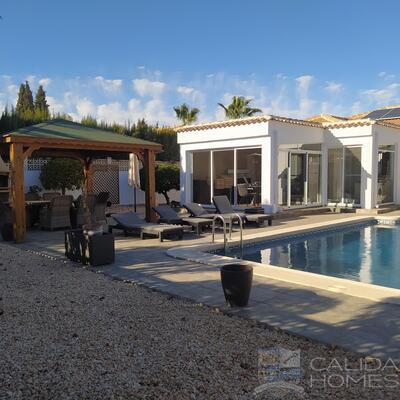 Villa Calma: Resale Villa in Arboleas, Almería