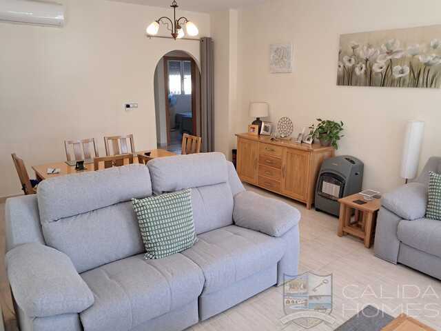 Villa Cameo: Resale Villa for Sale in Arboleas, Almería
