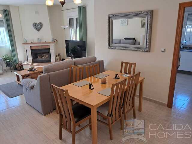 Villa Cameo: Resale Villa for Sale in Arboleas, Almería