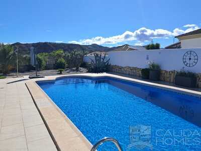Villa Cameo: Resale Villa in Arboleas, Almería