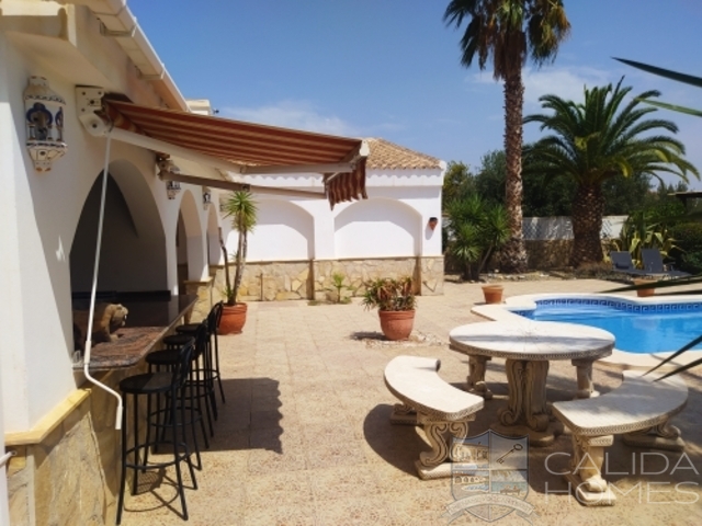 Villa Campanula : Resale Villa for Sale in Arboleas, Almería