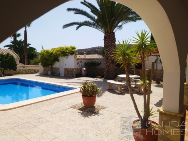 Villa Campanula : Resale Villa for Sale in Arboleas, Almería