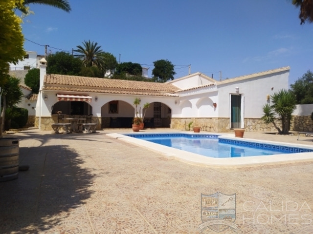 Villa Campanula : Resale Villa for Sale in Arboleas, Almería